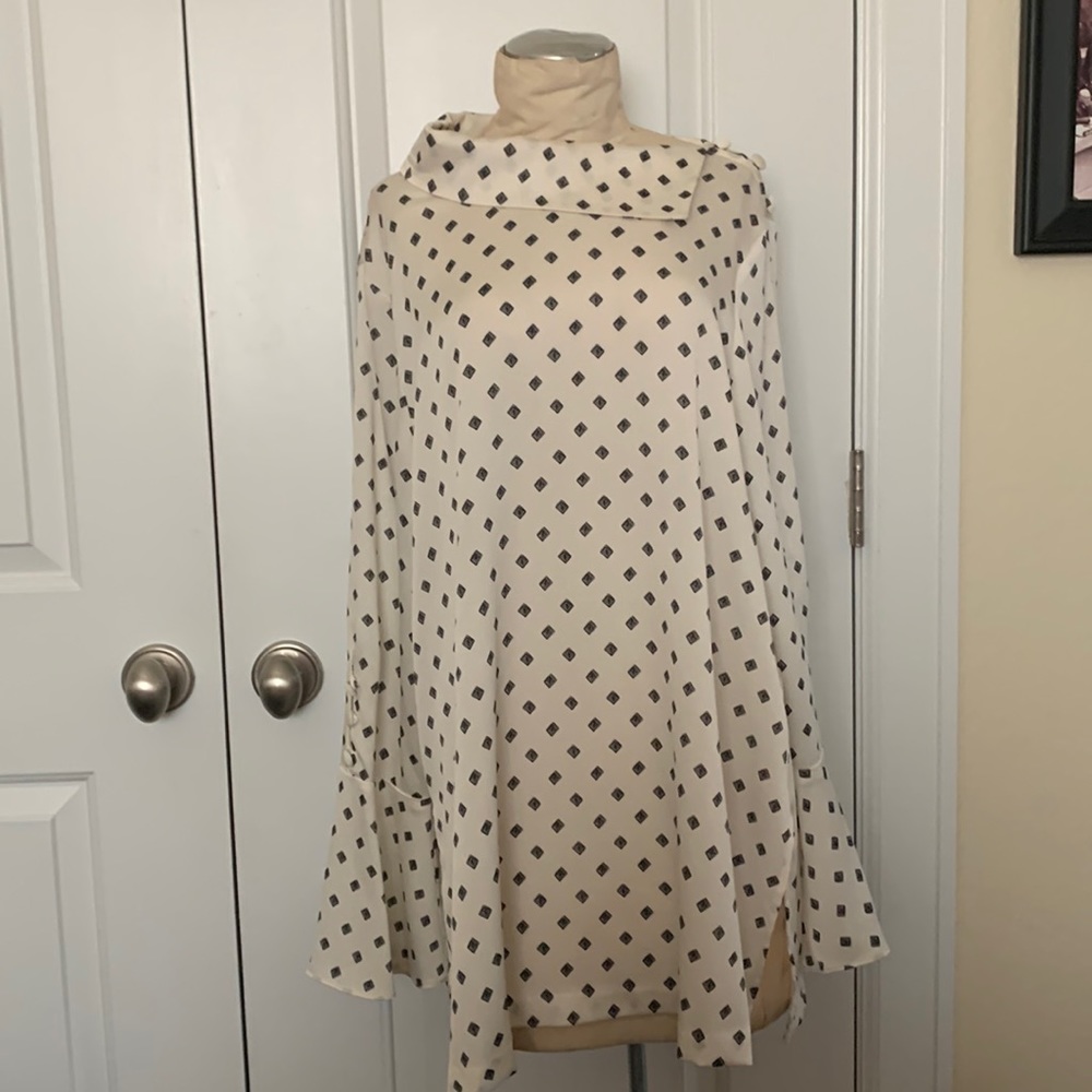 Bell sleeve tunic